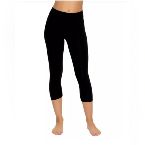 Hanes Women's Active Stretch Cotton Capri Leggings Black Size Small Crop Pants - Picture 1 of 4